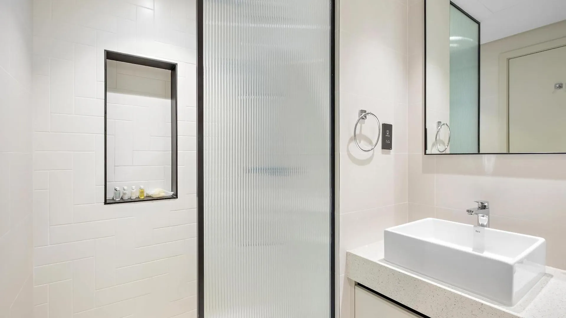 Silkhaus Seaside 2Bdr In Marina Vista Beachfront Dubai